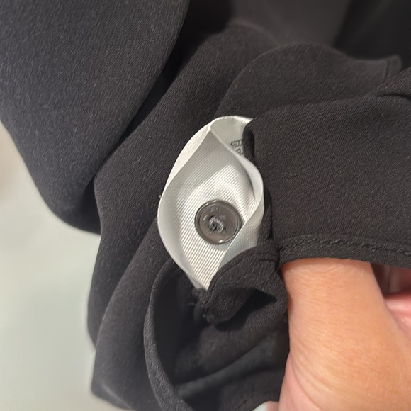 Aritzia T. Babaton 100% Silk Black Blouse, Size XXS - Picture 11 of 11